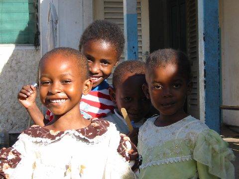 タンザニア：Dar es Salaamの子どもたち-松林信幸先生提供
